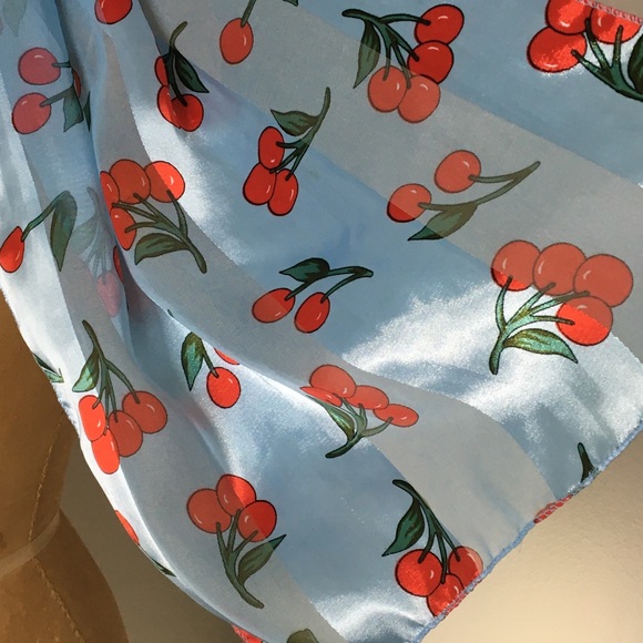 Scarf - Picture 2 of 3